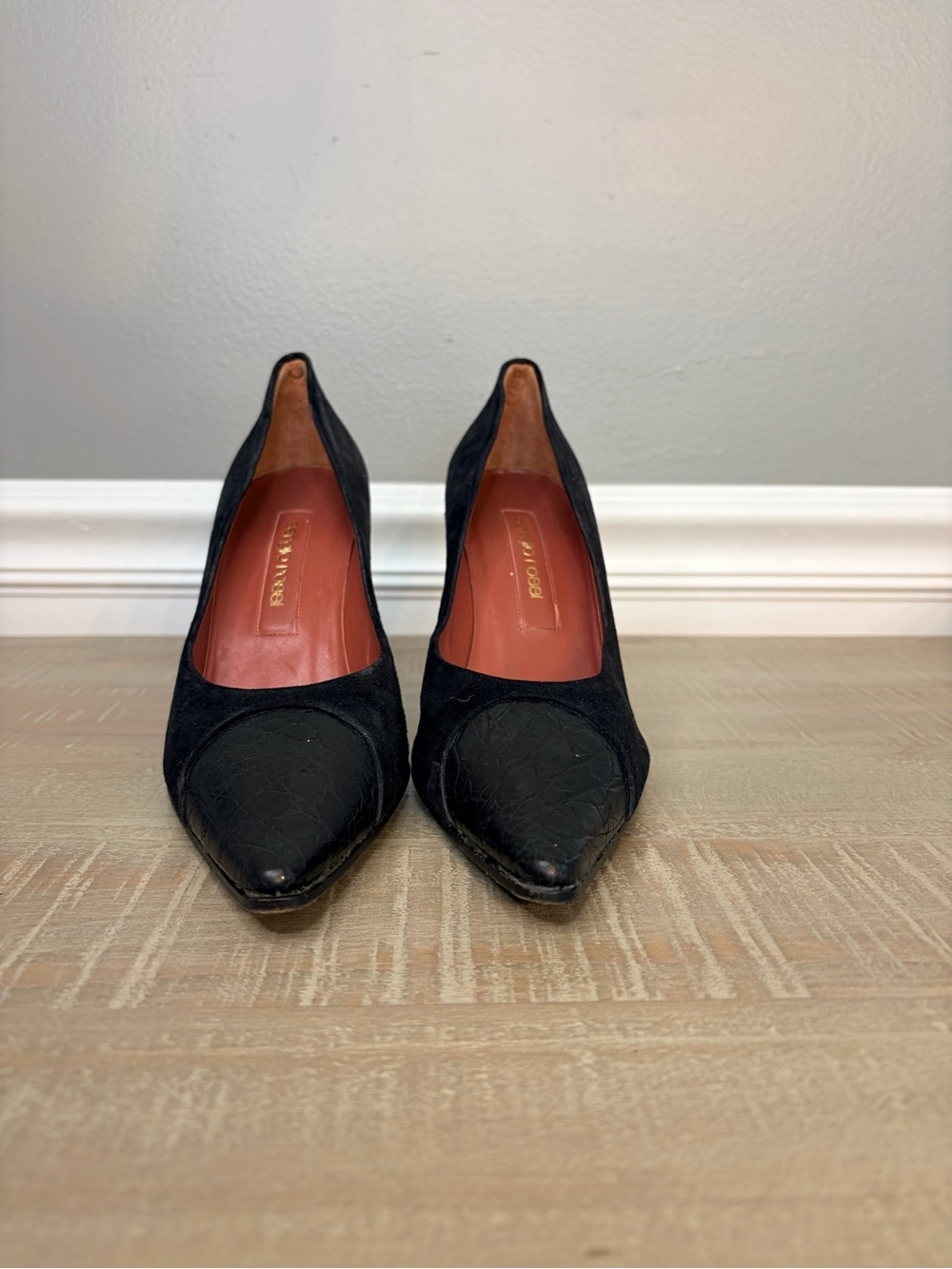 Sergio Rossi Women’s Vintage Black Pointy Toe High Heel Pumps, Size 35 (5 US) - Picture 3 of 8